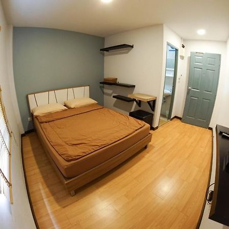 Inn Trog And Inn Soi (Adults Only) Bangkok Dış mekan fotoğraf