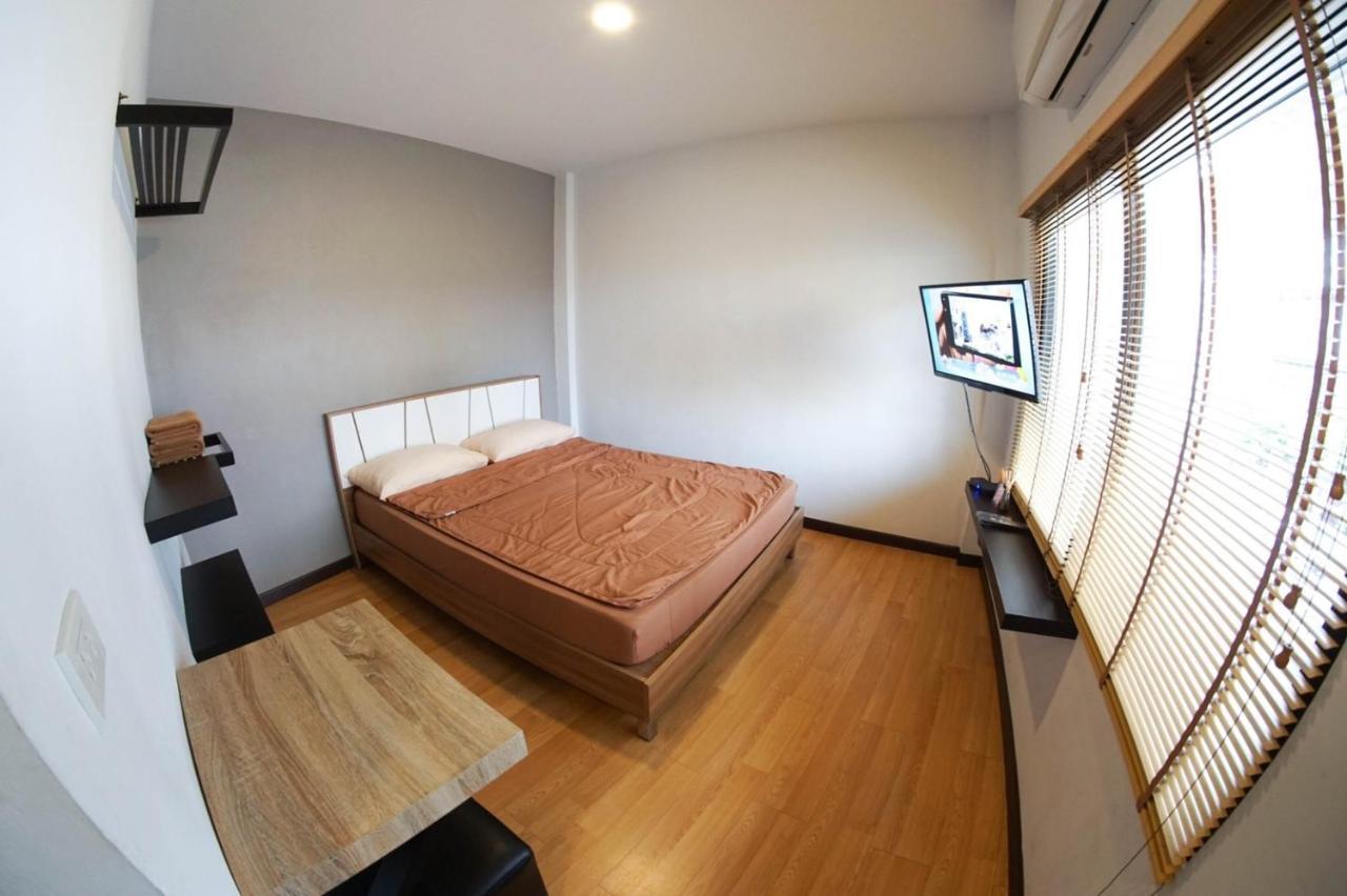 Inn Trog And Inn Soi (Adults Only) Bangkok Dış mekan fotoğraf