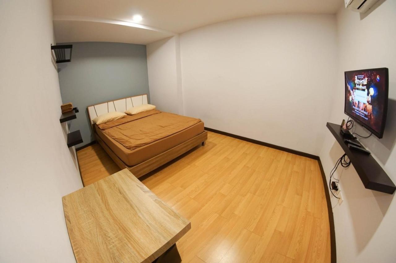 Inn Trog And Inn Soi (Adults Only) Bangkok Dış mekan fotoğraf