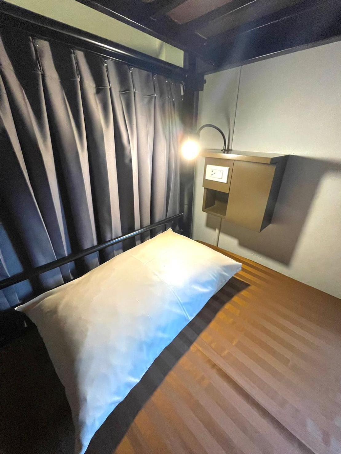 Inn Trog And Inn Soi (Adults Only) Bangkok Dış mekan fotoğraf