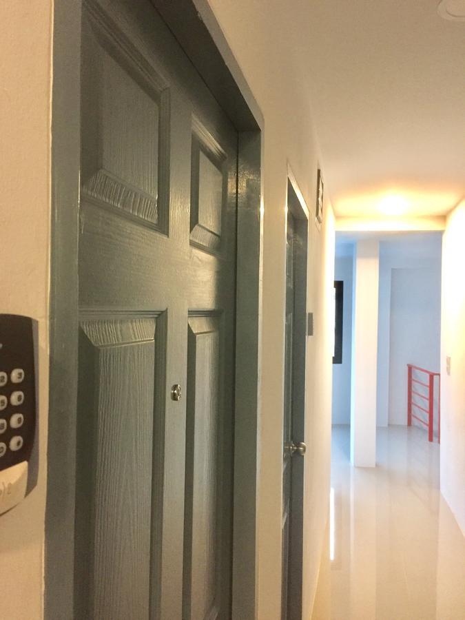 Inn Trog And Inn Soi (Adults Only) Bangkok Dış mekan fotoğraf