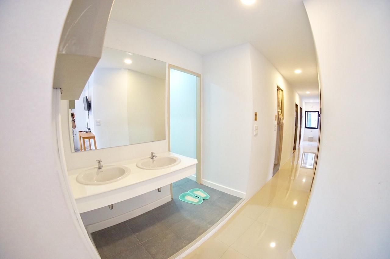 Inn Trog And Inn Soi (Adults Only) Bangkok Dış mekan fotoğraf